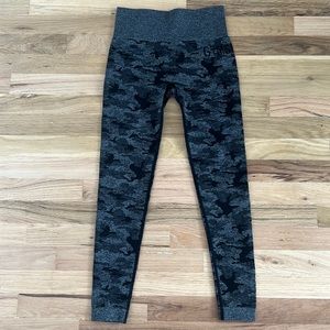 Gymshark ADAPT CAMO SEAMLESS LEGGINGS